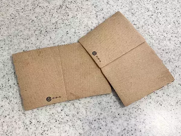 【0円DIY】飲み終わった後の“紙スリーブ”　コースターに再利用する手順