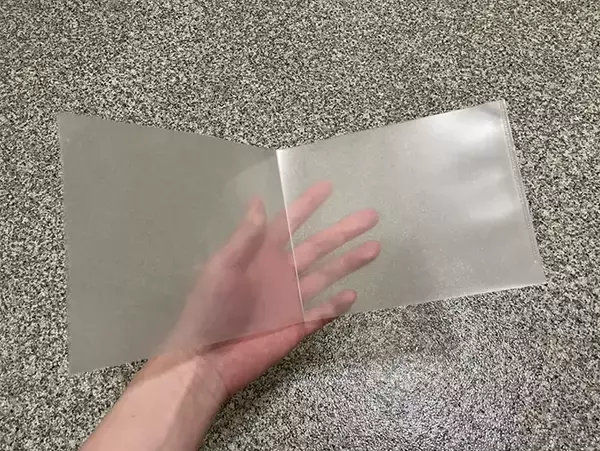 マスクがぴったり収まる　余ったクリアファイルを『Wポケットのマスクケース』に作り変えるアイディア