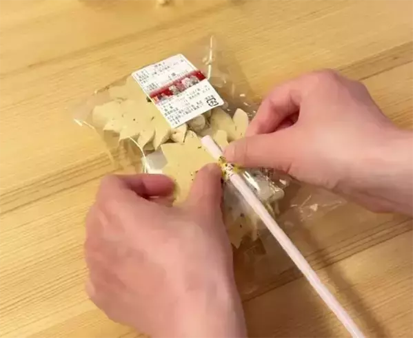 お祝いブーケが100均で完成　お菓子をおしゃれに飾るアイディアに「参考にします」「素敵」