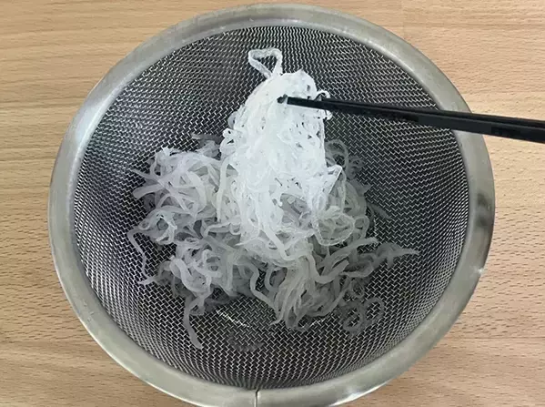 しらたきは冷凍できる？　試してみたら“まるで別の食材”の食感に