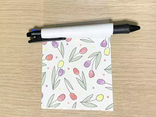 もう『ボールペンはどこ？』と探さない　付箋に一工夫するだけの簡単な裏技