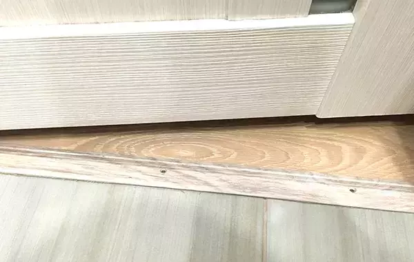 100均グッズでもOK！　ドアメーカーが教える「諦めていた隙間風」の対策