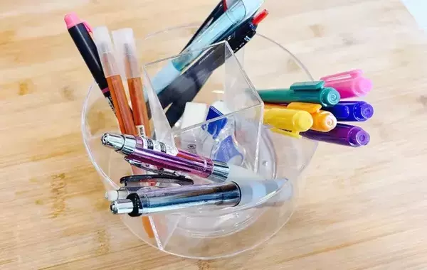 狭いところに収納スペース誕生！　110円の回るグッズに「取りやすい」【ダイソー】