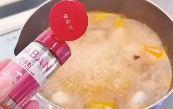 スーパーの『麻婆春雨の素』が化けた！　ちょい足しするだけで『お店の味』が再現