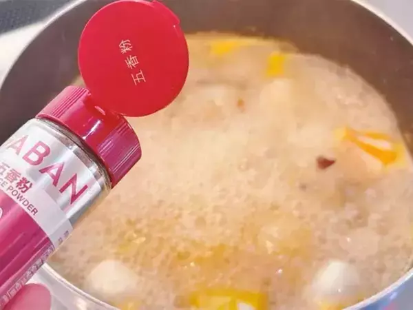 スーパーの『麻婆春雨の素』が化けた！　ちょい足しするだけで『お店の味』が再現