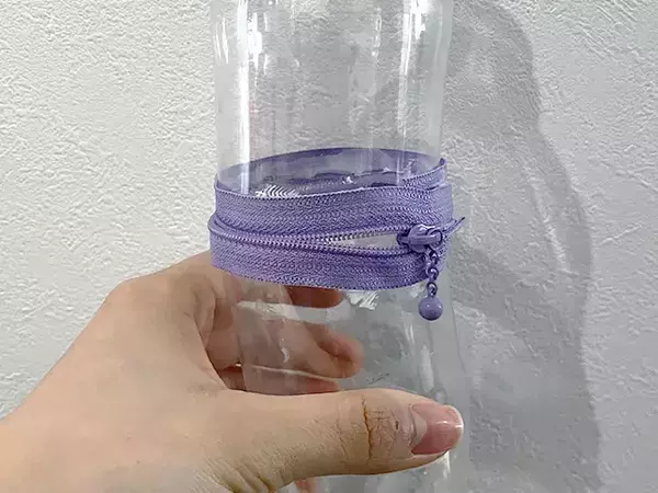 500mlペットボトルをカットして？　100均ファスナーを取り付けるDIY【手順】