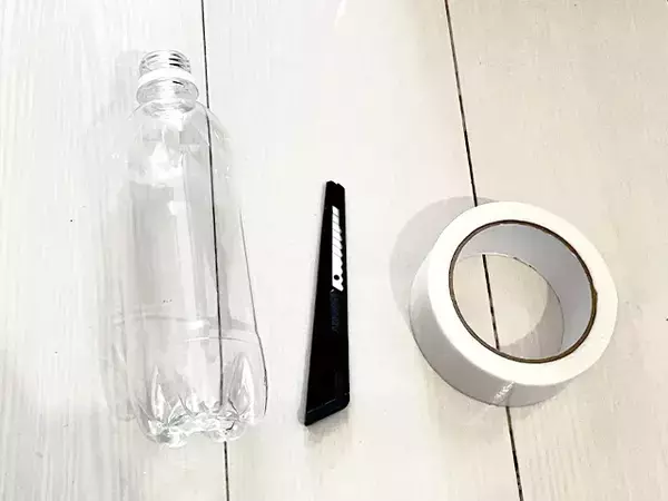 玄関びしょびしょを防ぐ！　空きペットボトルで作る傘置き場【手順】