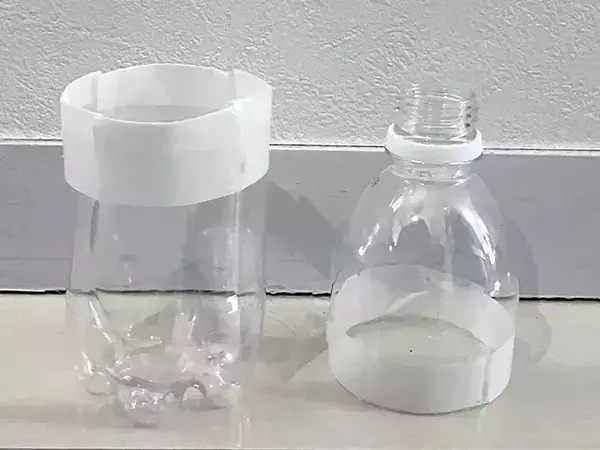 玄関びしょびしょを防ぐ！　空きペットボトルで作る傘置き場【手順】