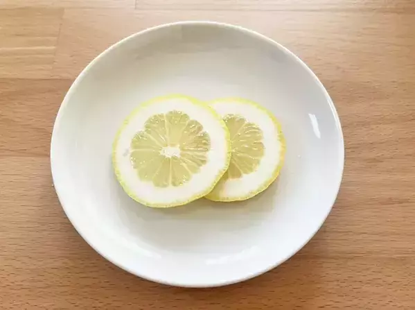 【初めてのレモンコーヒー体験】いつものブラックコーヒーにレモンを入れて飲んでみた