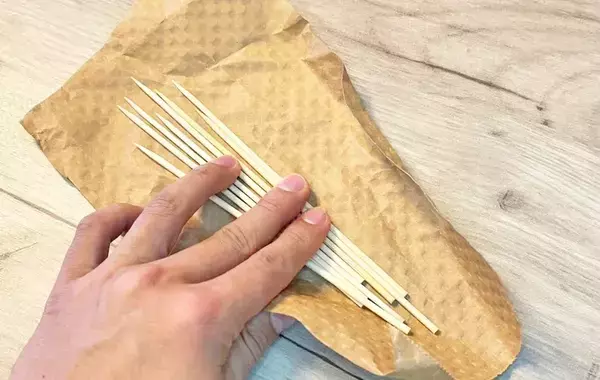 捨てないで！　トイレットペーパーの芯の活用法に「これで安心」「破けない」