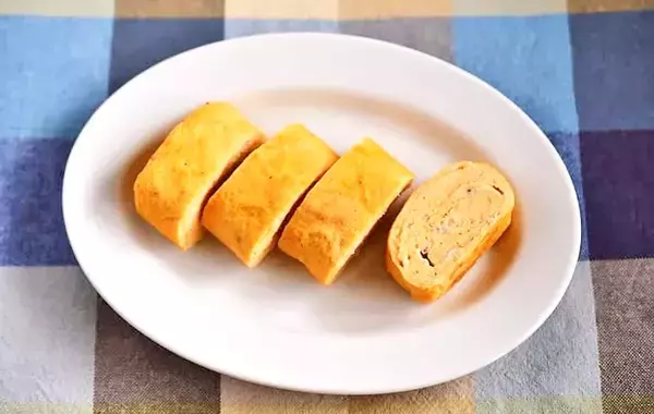 玉子焼きをふっくらさせるには？　節約食材を入れるだけで「栄養もアップ」「かさまし成功」