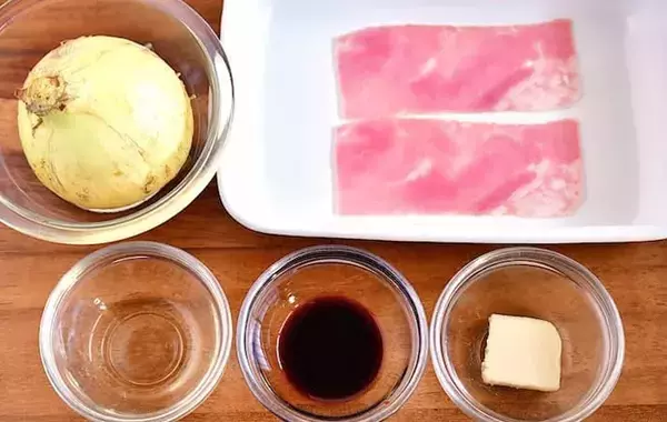 新玉ねぎに切り込みを入れて…　レンチン5分の簡単おかずに「1人で1個ペロリ」【管理栄養士のレシピ】