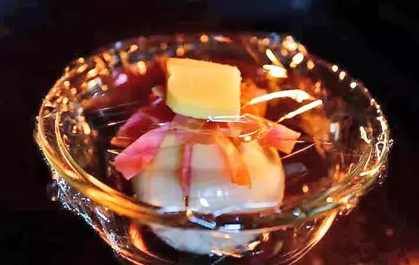 新玉ねぎに切り込みを入れて…　レンチン5分の簡単おかずに「1人で1個ペロリ」【管理栄養士のレシピ】