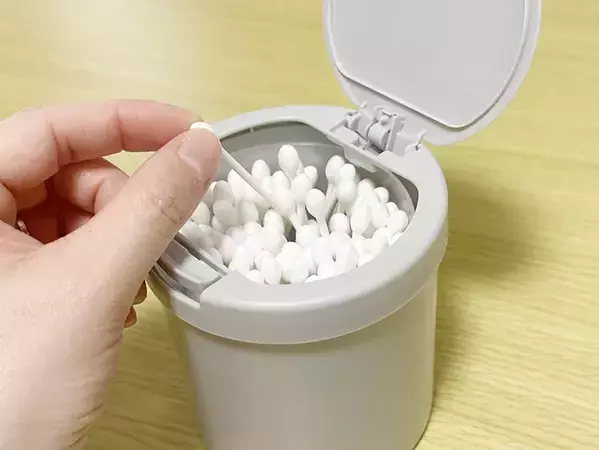 ワンタッチ綿棒ケースの『じゃない使い方』　実際に使ってみると？　「なかった頃には戻れない」