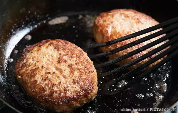 ハンバーグはフライパンで焼いた後に？　プロが教えるコツに「その手があったか」