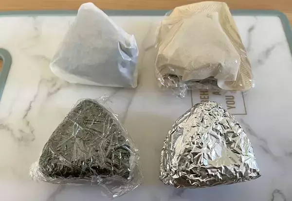 まだラップで包んでる？　おにぎりを4つの方法で包んでみたら「意外と差が出た」
