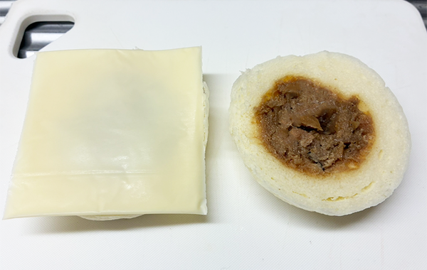 肉まんを半分に切ると…　「サクッ」と新食感なアレンジレシピに「もう普通の肉まんに戻れないかも…」