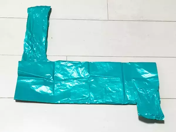 レジ袋をカラビナにこう付ける！　SNSで話題の『リボン折り』を検証