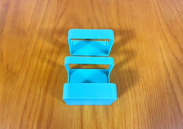 専用のアイテムは不要！　100均傘立てで叶う『浮かせる収納』のアイディアに「ジャストフィット！」