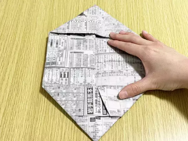 「絶対に覚えておきたい」　新聞紙1枚で完成する『即席皿』の作り方15ステップ