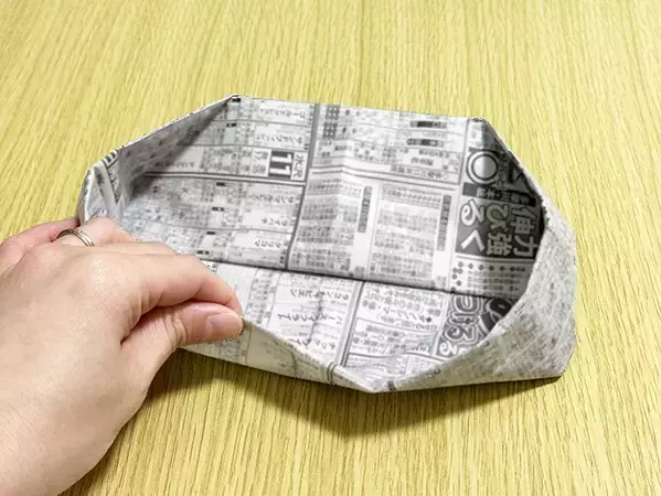 「絶対に覚えておきたい」　新聞紙1枚で完成する『即席皿』の作り方15ステップ