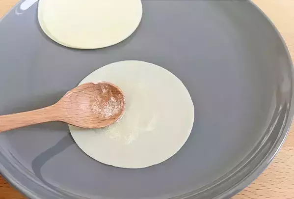 『余った餃子の皮』を救済！　バターと砂糖で作るシガレットクッキー風おやつ