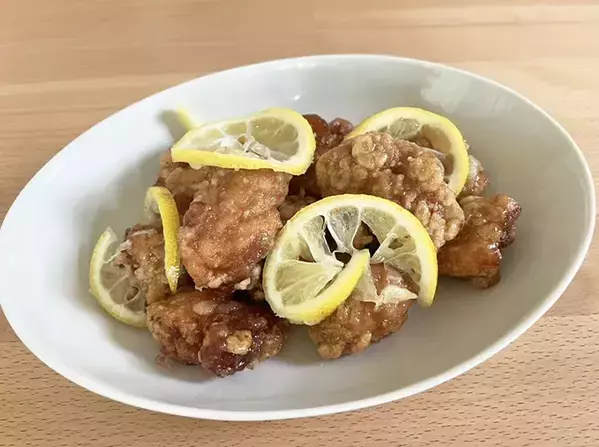 【フライパン1つ】冷凍から揚げに絡めるだけ！　夕飯のマンネリを解消する簡単レシピ