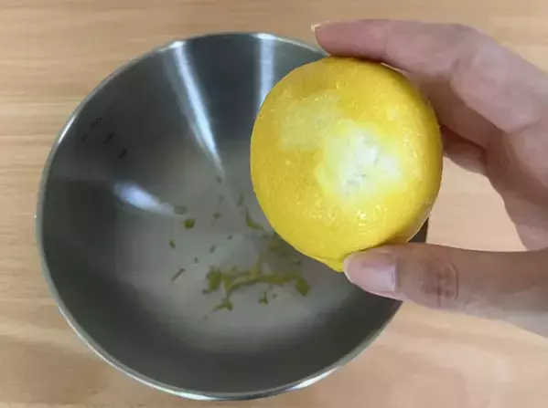 【フライパン1つ】冷凍から揚げに絡めるだけ！　夕飯のマンネリを解消する簡単レシピ