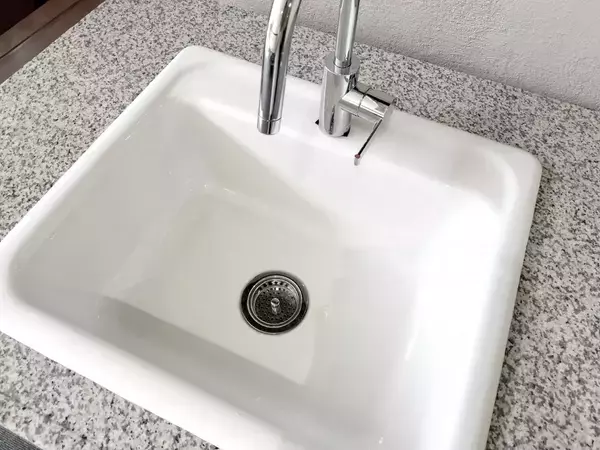 捨てる前の『トイレットペーパーの芯』が…　まさかの掃除グッズ化に「目からウロコ」【水回り対策4選】