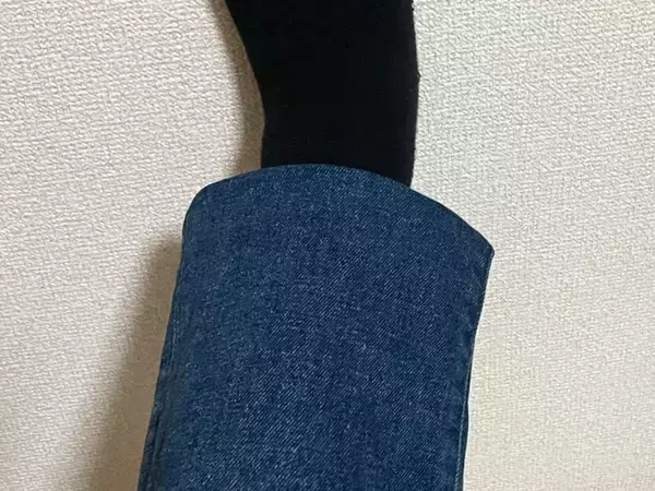 縫わずに『裾上げ』完了　ヘアゴム1本でジーンズの丈を上げるテクニック