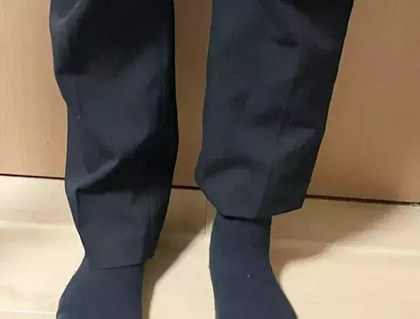 縫わずに『裾上げ』完了　ヘアゴム1本でジーンズの丈を上げるテクニック