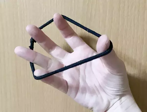 縫わずに『裾上げ』完了　ヘアゴム1本でジーンズの丈を上げるテクニック