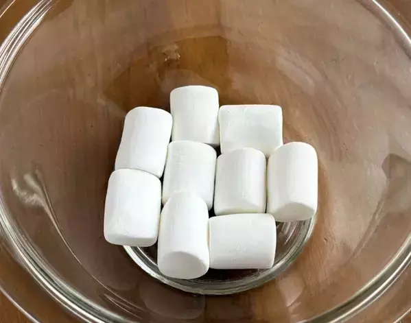 マシュマロを『水洗い』すると…　驚きのアレンジに「その手があったか！」【アレンジ4選】