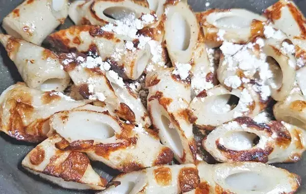 ちくわを斜めにカットして…　意外な味つけに「最高に合う」「ちょうど余ってた！」