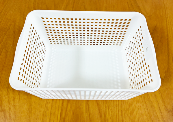 保存容器のかさばる悩みが解決！　試して感動した『ブックエンド』活用の収納テクがこちら