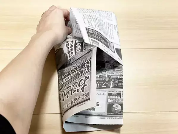 避難時や避難所生活で靴がない時に　新聞紙で作る即席スリッパ　「覚えておきたい」
