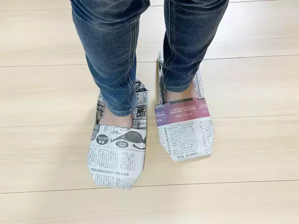避難時や避難所生活で靴がない時に　新聞紙で作る即席スリッパ　「覚えておきたい」