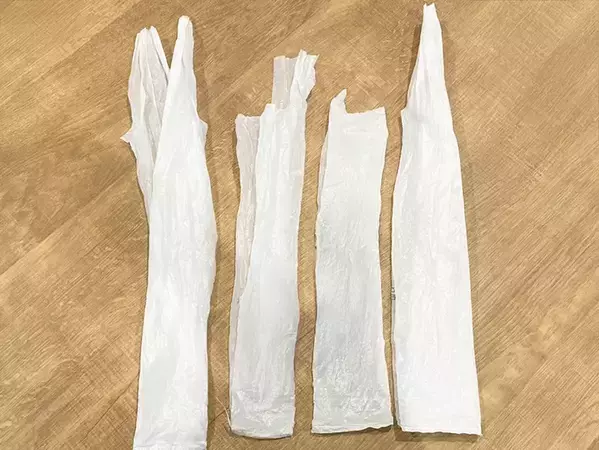 ビニール袋を『紐』に　雑誌や本を捨てる時に便利な代用方法に挑戦