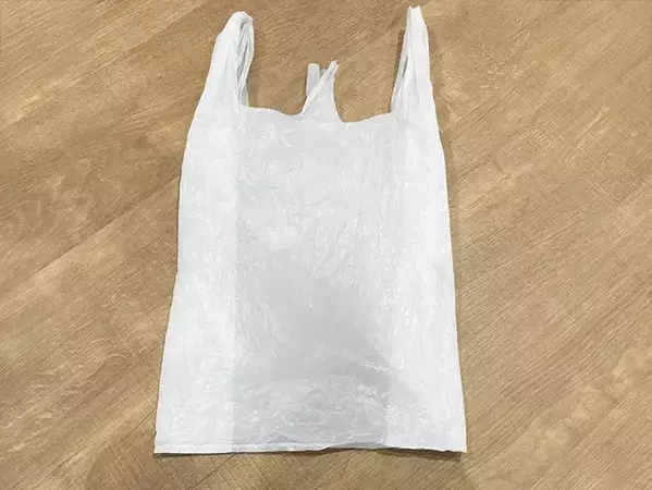 ビニール袋を『紐』に　雑誌や本を捨てる時に便利な代用方法に挑戦