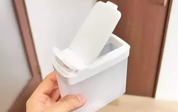 ダイソーの『調味料ストッカー』　砂糖がサラサラになる使い方に「これは買います！」