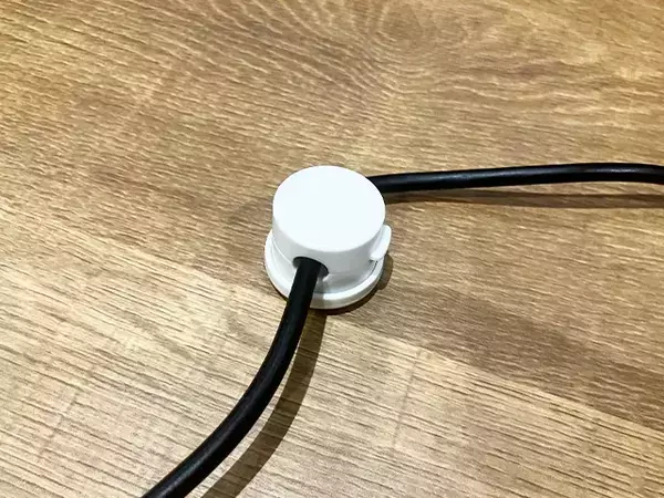 スリコ“360度回転”アイテムを使ってみた　コードの整理にぴったりなワケは…