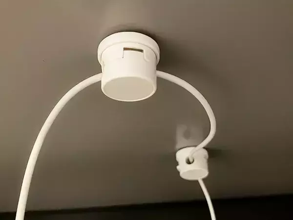 スリコ“360度回転”アイテムを使ってみた　コードの整理にぴったりなワケは…