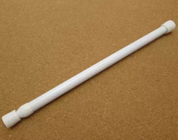 ごちゃつく収納は『突っ張り棒1本』で解決！　見事なアイディアに「思いつかなかった」「有益すぎる」【収納テク4選】