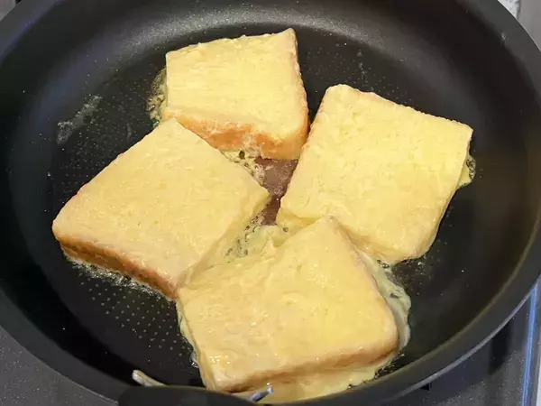 牛乳で作るより好きかも！　フレンチトーストの思わぬ材料に「砂糖なしでもここまで甘い！」