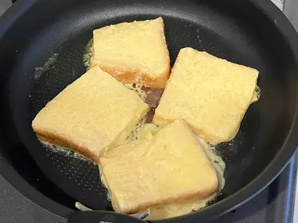 牛乳で作るより好きかも！　フレンチトーストの思わぬ材料に「砂糖なしでもここまで甘い！」