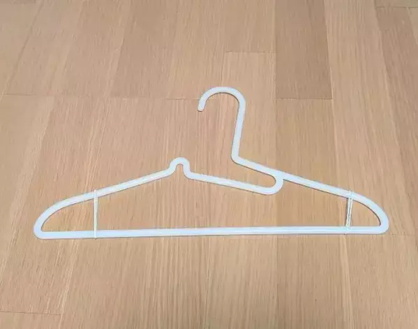 スマホの両端に輪ゴムを巻くと？　スマホの裏技に「もっと早く知りたかった」