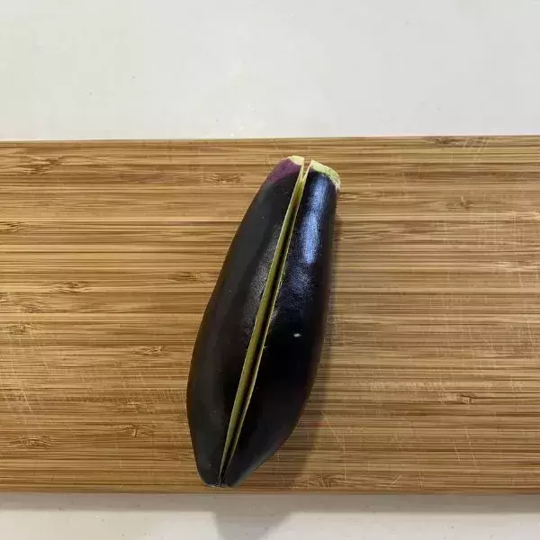 豚肉を挟んだナスにチーズをのせて…　完成したモノに「子供が爆食い」「今晩コレ」