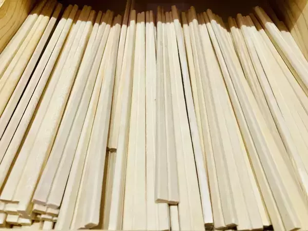 汚れたらそのままゴミ箱へポイ！　排気口の便利な掃除術に「その手があったか」【掃除テク4選】