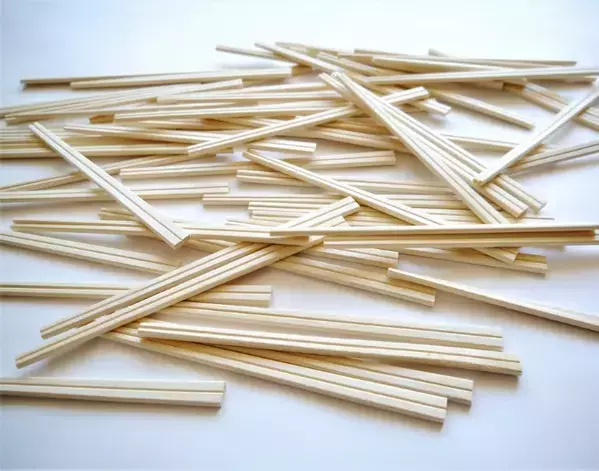 汚れたらそのままゴミ箱へポイ！　排気口の便利な掃除術に「その手があったか」【掃除テク4選】