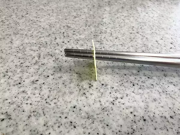 パンの留め具、捨てないで！　箸置きに変えて食卓＆キッチンで活躍させる方法